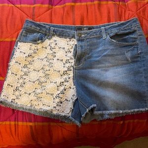 Shorts with flower design